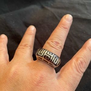 Silver cushion ring